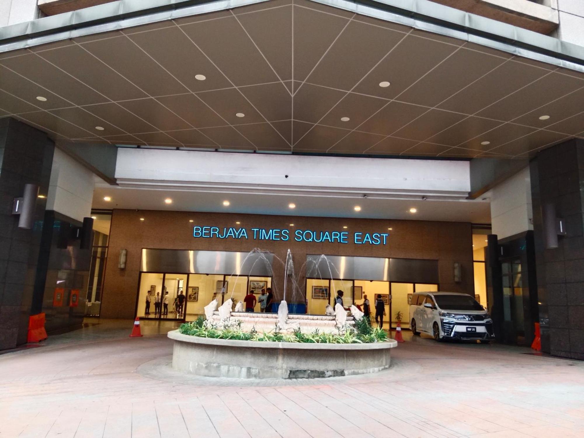 Kl Universal Service Suites At Times Square Kaula Lumpur Malaysia *